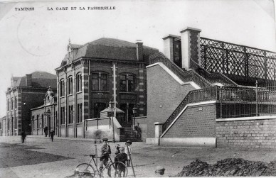 Tamines- gare et passerelle -ext dr. 1912.jpg